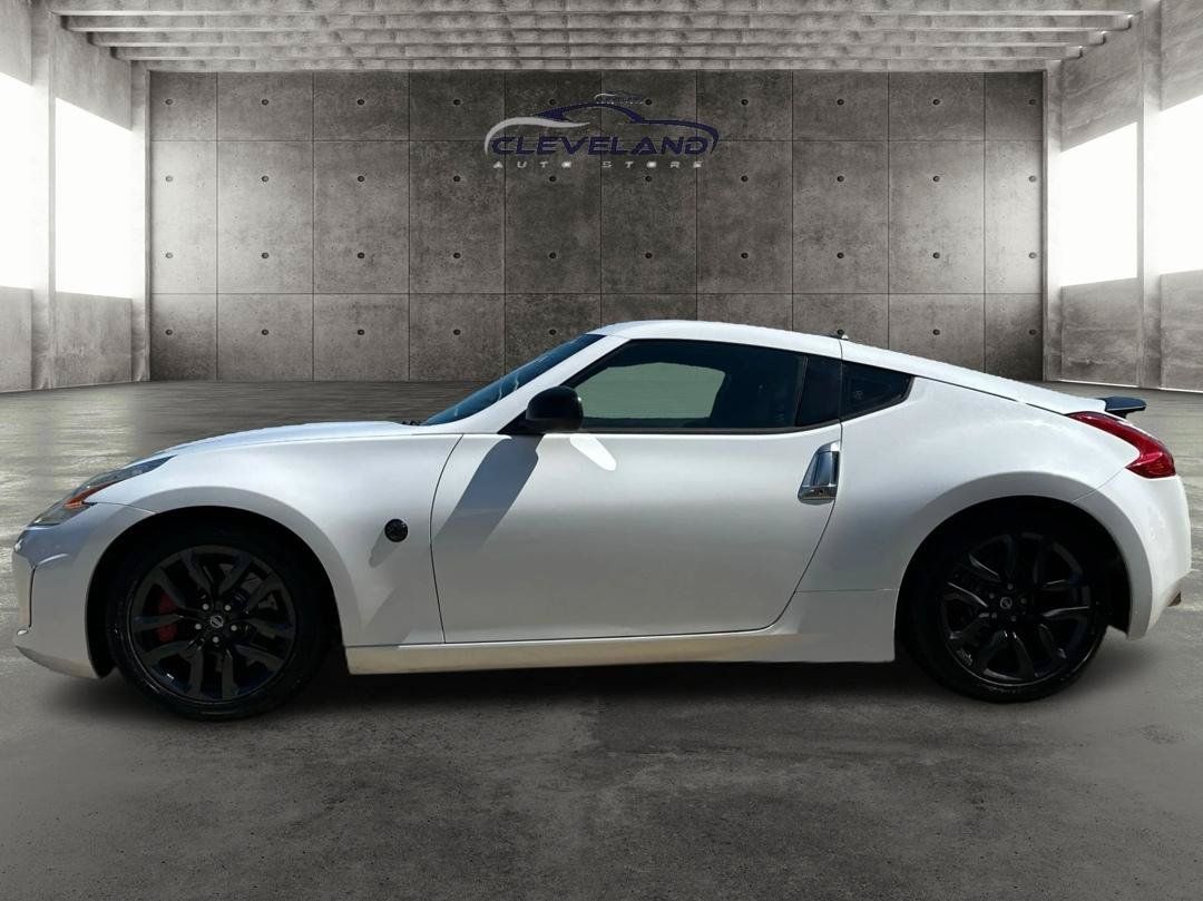 Used 2014 Nissan 370Z Touring w/ Sport Package RWD image 6
