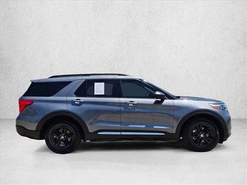 Used 2021 Ford Explorer XLT RWD image 4