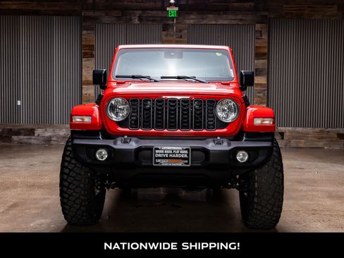 Used 2025 Jeep Wrangler Sport S image 4