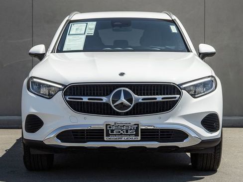 Used 2025 Mercedes-Benz GLC 300 4MATIC image 2