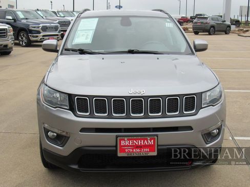 Used 2020 Jeep Compass Latitude AWD/4WD image 9
