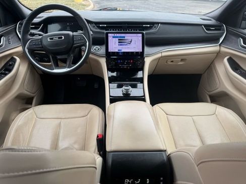 Used 2023 Jeep Grand Cherokee L Limited w/ Luxury Tech Group II image 14