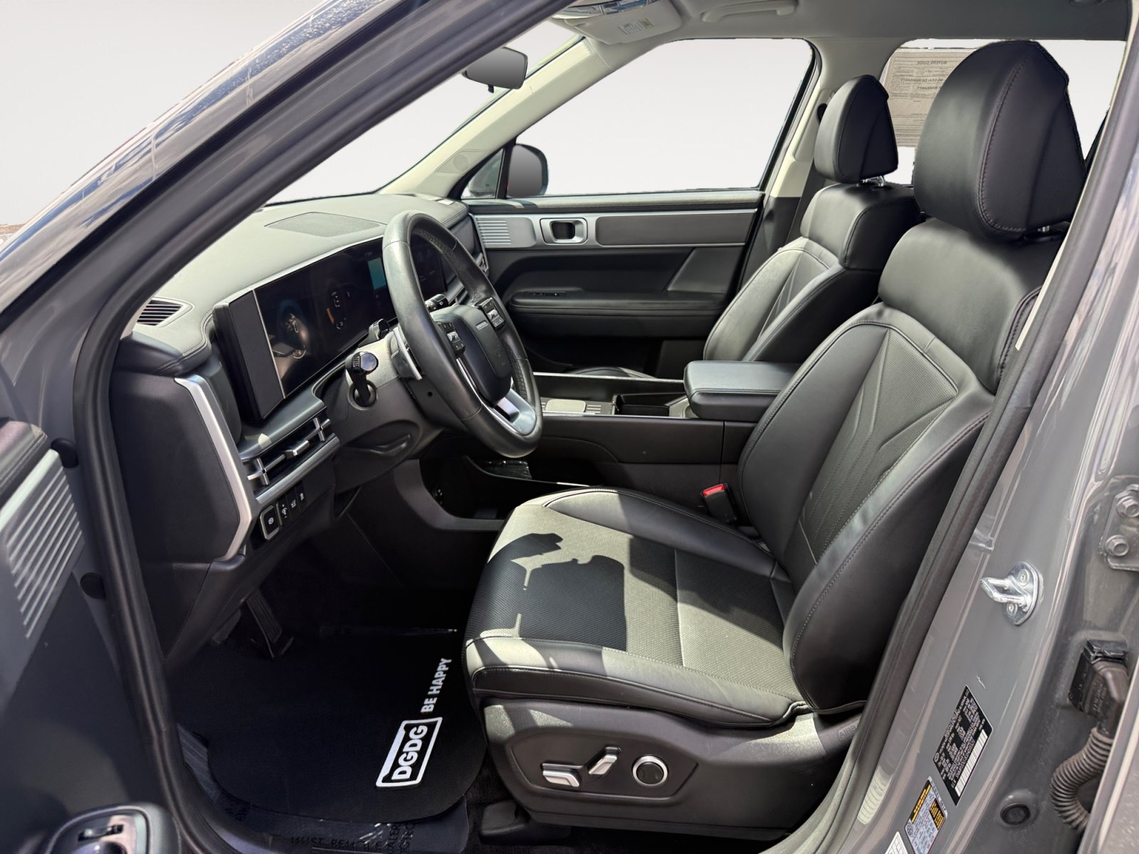 Used 2025 Hyundai Santa Fe SEL AWD/4WD image 10