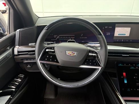 Certified 2025 Cadillac Escalade Luxury w/ LPO, Floor Liner Package AWD/4WD image 28