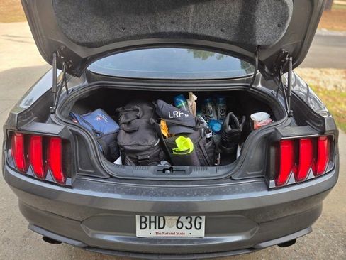 Used 2018 Ford Mustang Coupe image 4