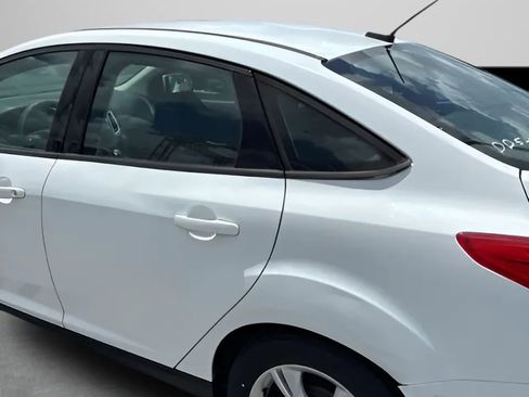 Used 2014 Ford Focus SE FWD image 34