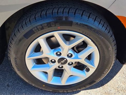 Used 2024 Kia Soul LX w/ Option Group 015 FWD image 9