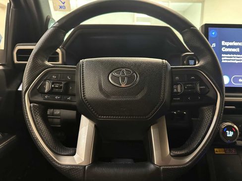 Used 2025 Toyota 4Runner Limited image 11