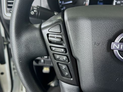 Used 2023 Nissan Frontier SV AWD/4WD image 16