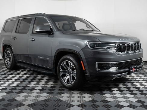 Used 2022 Jeep Wagoneer Series III image 8