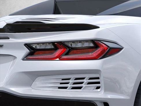 New 2025 Chevrolet Corvette E-Ray image 11