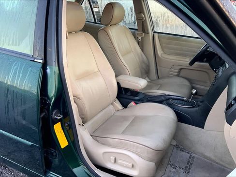 Used 2002 Lexus IS 300 SportCross image 8