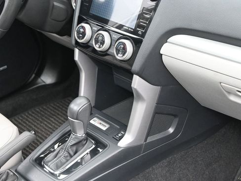 Used 2016 Subaru Forester 2.5i Touring w/ Eyesight & Navigation System image 33