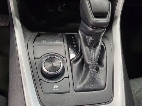 Used 2022 Toyota RAV4 XLE w/ Convenience Package AWD/4WD image 22