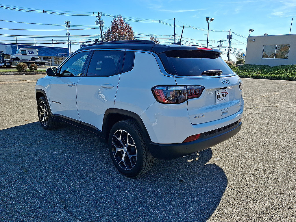 Used 2024 Jeep Compass Limited w/ Sun and Sound Group AWD/4WD image 28