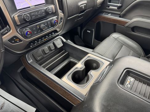 Used 2019 GMC Sierra 2500 Denali w/ Duramax Plus Package AWD/4WD image 22