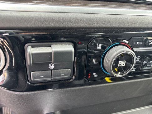 Used 2023 Chevrolet Silverado 1500 LTZ image 13