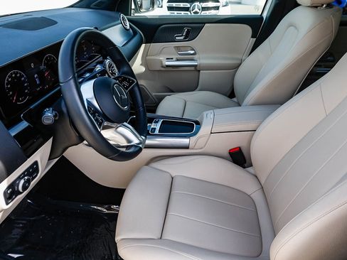 Used 2025 Mercedes-Benz GLA 250 4MATIC image 19