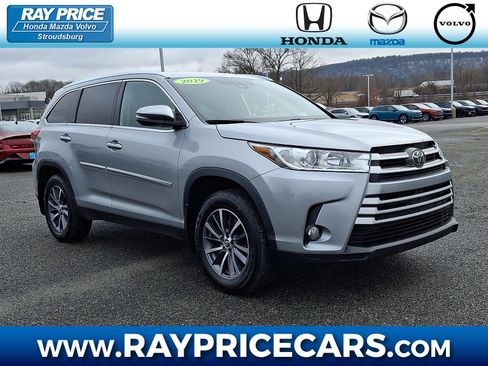 Used 2019 Toyota Highlander XLE AWD/4WD image 1