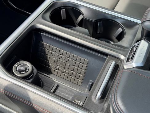 Used 2025 Ford Expedition Active AWD/4WD image 14