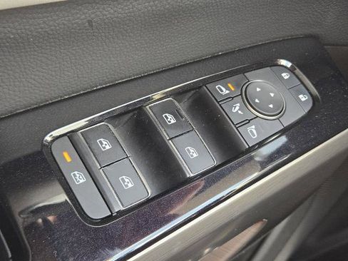 Certified 2022 Nissan Pathfinder Platinum w/ Cargo Package FWD image 30
