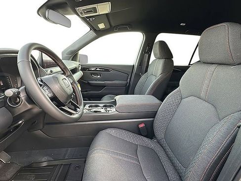 New 2026 Honda Pilot Sport image 10