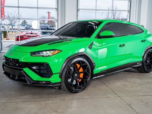 Used 2023 Lamborghini Urus Performante image 11