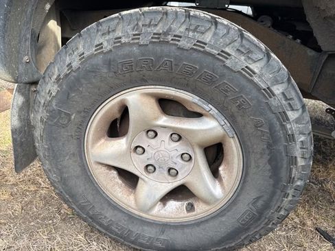 Used 2001 Toyota Tacoma PreRunner image 12