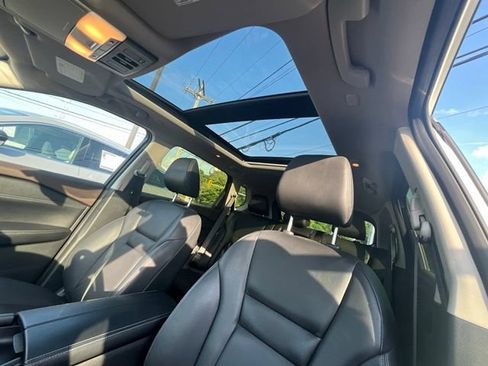 Used 2023 Nissan Rogue SL AWD/4WD image 14