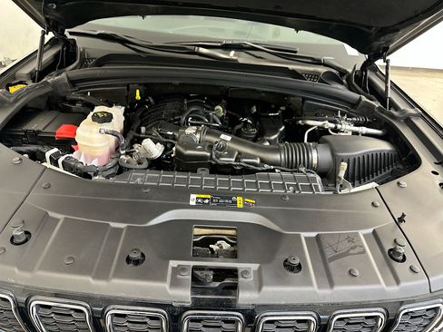 Used 2023 Jeep Grand Cherokee L Limited image 36