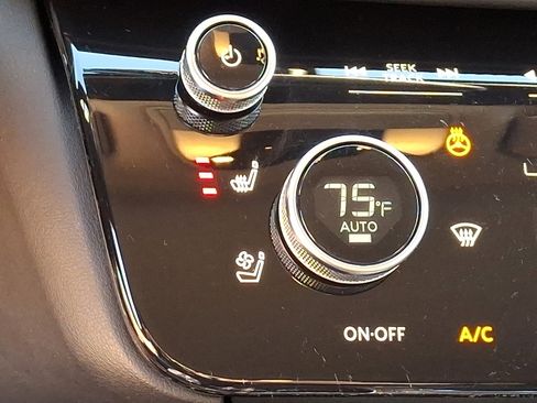 Certified 2025 INFINITI QX60 Luxe image 28