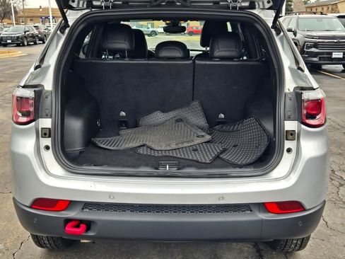 Used 2025 Jeep Compass Trailhawk image 14