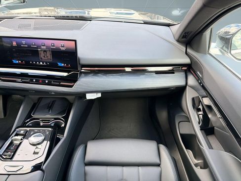 New 2026 BMW 530i image 28