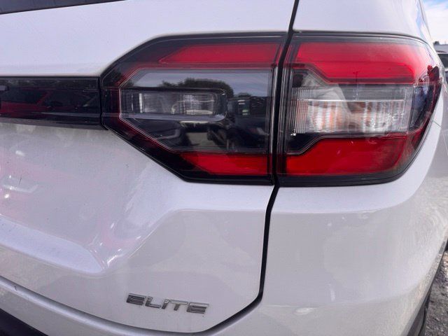 Used 2024 Honda Pilot Elite image 5