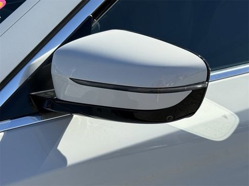 Used 2021 BMW 530i w/ Premium Package image 33