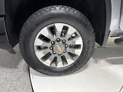 Used 2026 Chevrolet Silverado 2500 Custom w/ Z71 Off-Road Package AWD/4WD image 4