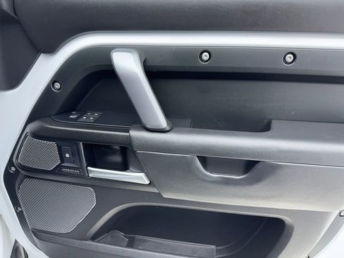 Used 2023 Land Rover Defender 110 V8 image 51