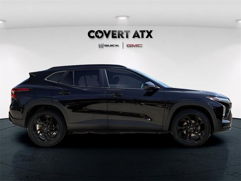 Used 2024 Chevrolet Trax RS w/ Driver Confidence Package image 8