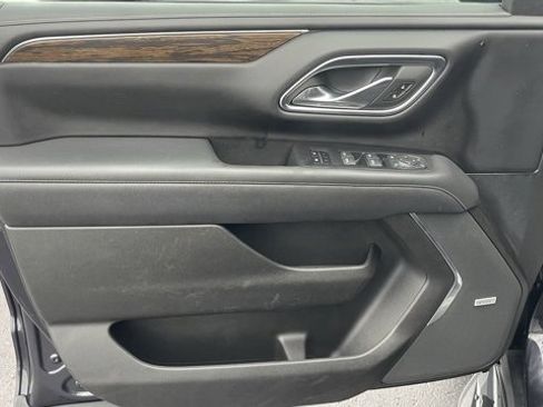 Used 2023 Chevrolet Suburban Premier image 13