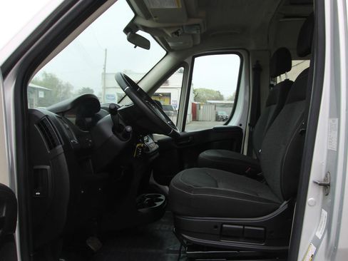 Used 2014 RAM ProMaster 2500 w/ Interior Convenience Group image 9