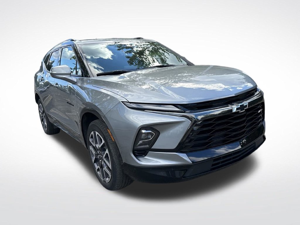 Used 2024 Chevrolet Blazer RS w/ Enhanced Convenience Package FWD image 8