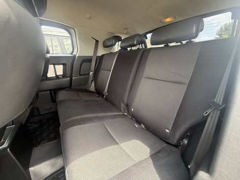Used 2007 Toyota FJ Cruiser 4WD w/ Upgrade Pkg 2 image 22