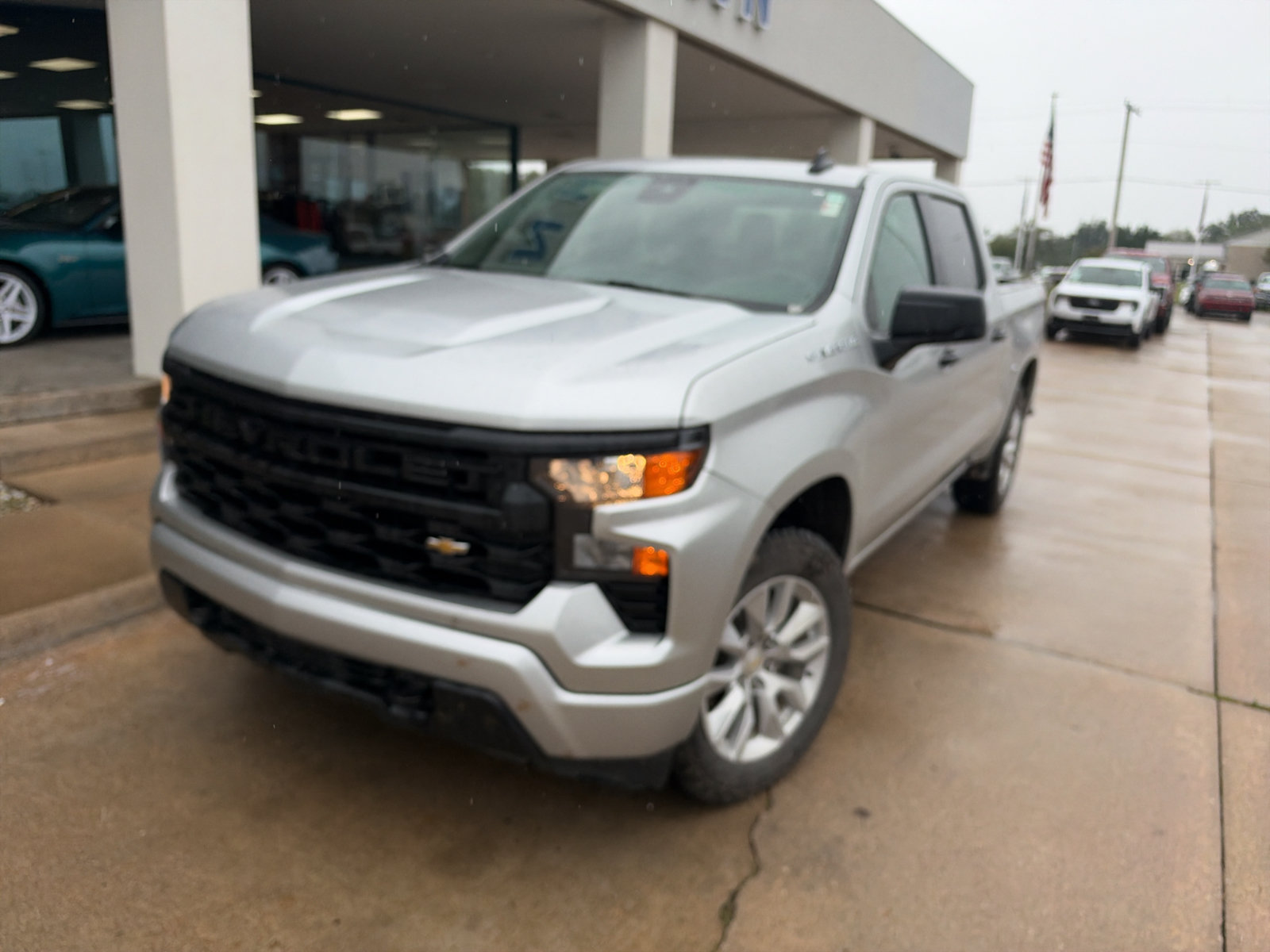 Used 2022 Chevrolet Silverado 1500 Custom AWD/4WD image 2