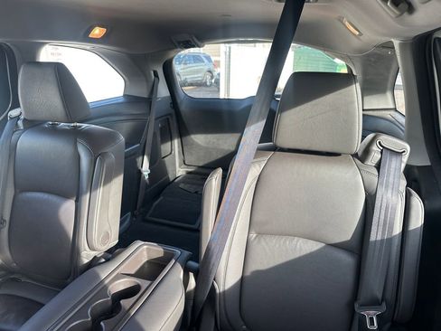 Used 2018 Honda Odyssey EX-L image 19