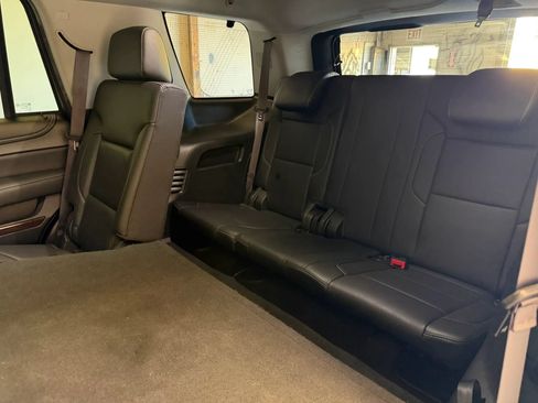 Used 2017 GMC Yukon SLT AWD/4WD image 31