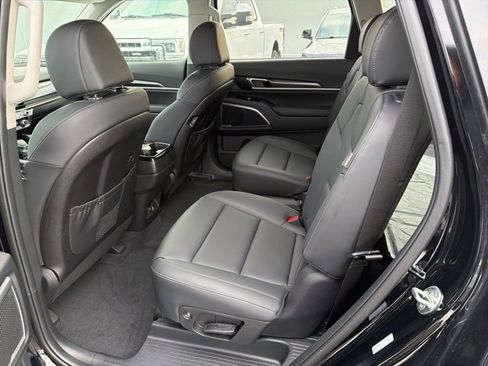 New 2025 Kia Telluride S image 6