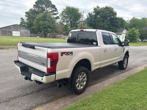 Used 2017 Ford F250 Platinum w/ Platinum Ultimate Package AWD/4WD image 7