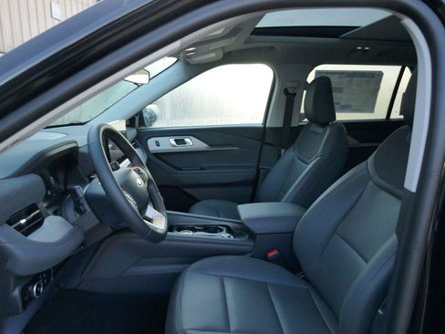 New 2026 Ford Explorer Active w/ Active Comfort Package AWD/4WD image 17