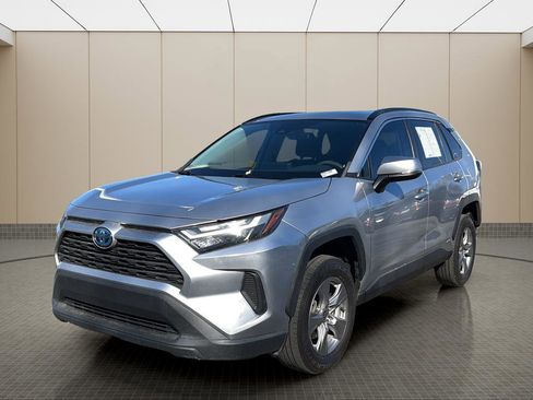 Used 2022 Toyota RAV4 XLE w/ Convenience Package image 1
