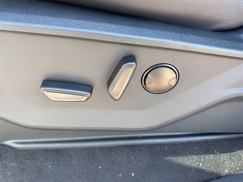 New 2025 Ford F350 Lariat w/ Chrome Package image 17